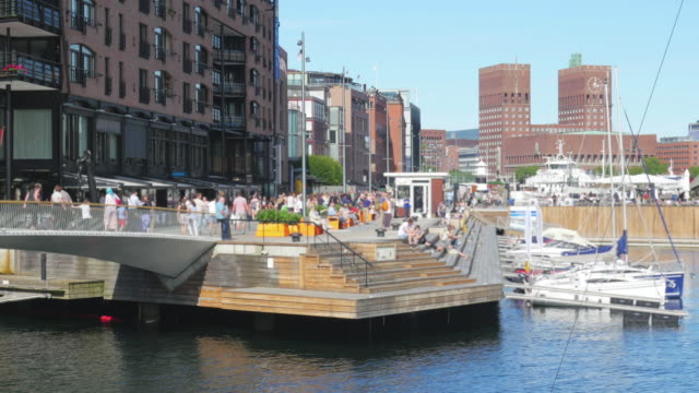Oslo-Hafen-und-Blick-auf-die-Altstadt,-Norwegen