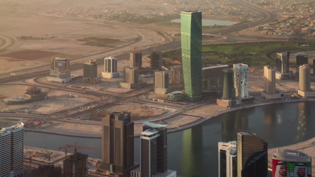 Sonnenuntergang-Dubai-Marina-Dach-Top-Stadtpanorama-4-k-Zeit-verfallen-Vereinigte-Arabische-Emirate
