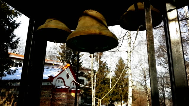 Dragalevsky-Kloster,-eine-bulgarische-orthodoxe-Kirche-Glocken-im-Winter