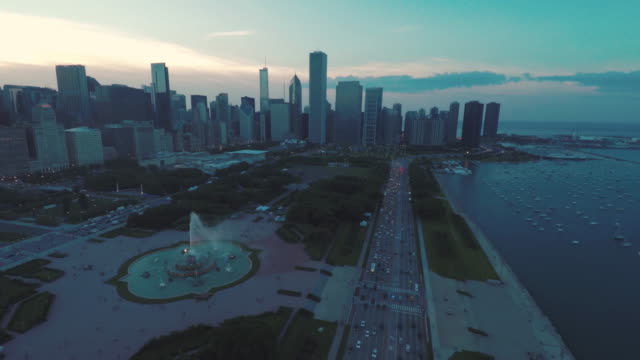 Chicago-Skyline-Buckingham-Fountain-Dusk-Aerial