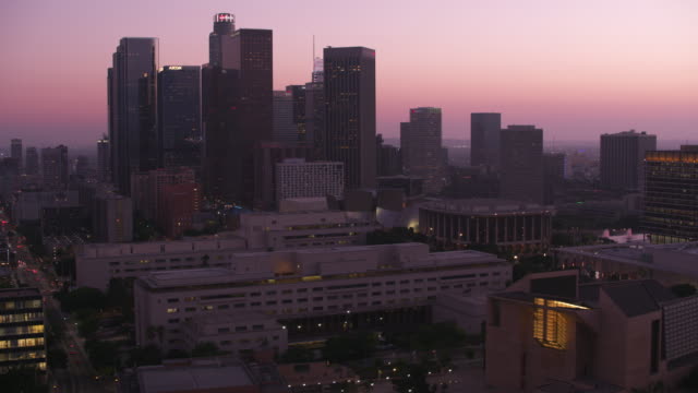 Los-Angeles,-Luftaufnahme-von-Los-Angeles-in-der-Abenddämmerung.