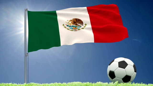 Rollos-de-bandera-de-México-ondeando-y-una-pelota-de-fútbol-sobre-el-césped,-render-3d,-material-de-archivo-de-4-k
