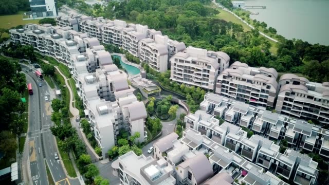 Drohne-Video-der-Wohnsiedlung-am-östlichen-Singapur.