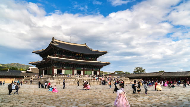 4K-Time-lapse-tourist-at-Gyeongbokgung-palace-South-Korea