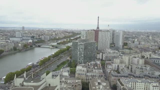 Aerial-drone-shots-of-Paris-neigbourhoods