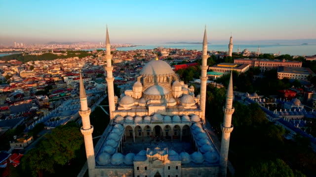 Mystique-Suleymaniye-Mosque-from-the-sky,-aerial-view-of-Istanbul-city,-Golden-Horn,-Turkey.