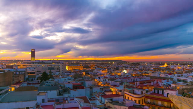 Sevilla-wunderschönen-Sonnenuntergang-Panorama-der-Stadt-vom-Dach-4-k-Zeitraffer-Spanien