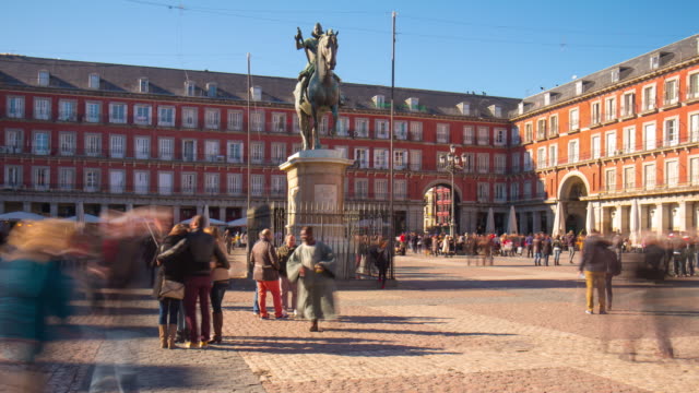 Madrid-Plaza-Bürgermeister-Sehenswürdigkeiten-nahe-Denkmal-4-k-Zeitraffer-Spanien