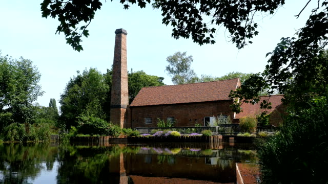 Sarehole-mill,-dem-mill-pond-1771,-in-Birmingham,-England.