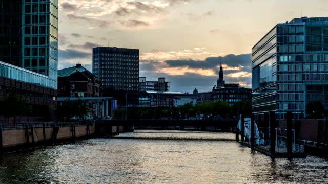 Hamburg-city-sunset-hyperlapse
