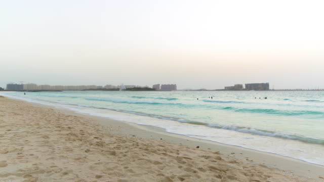 VAE-Sommertag-Dubai-Palm-Insel-Bucht-Panorama-\"-4-k-Zeitraffer