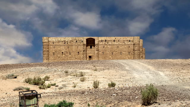 Qasr-Kharana-(Kharanah-or-Harrana),-the-desert-castle-in-eastern-Jordan-(100 km-of Amman).-Built-in-8th-century-AD-to-be-used-as-caravanserai,-a-resting-place-for-traders