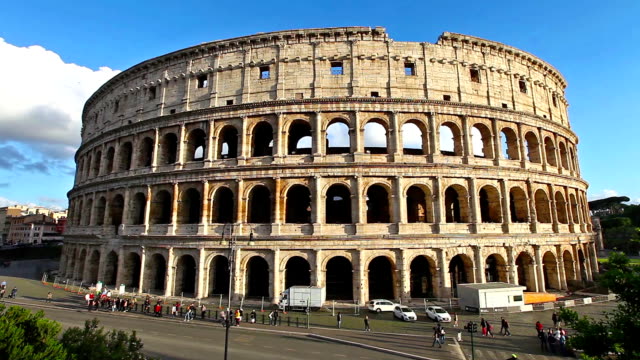 Coliseo-y-Roma-tráfico