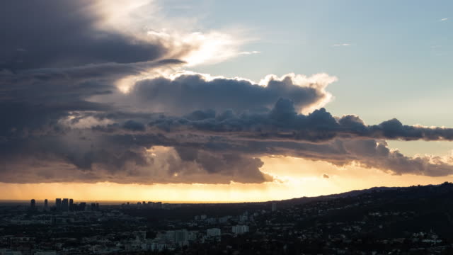 Los-Angeles-Clouds-Sunset-Timelapse---Hollywood,-Santa-Monica,-Beverly-Hills