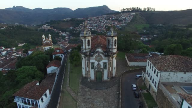 Aérea-de-la-ciudad-de-Ouro-Preto-en-Minas-Gerais,-Brasil