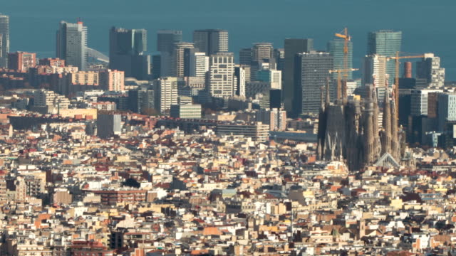 Vista-superior-centro-de-la-ciudad-de-Barcelona.-Lapso-de-tiempo