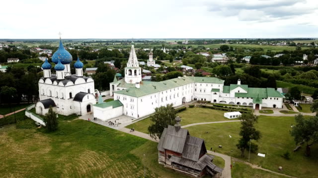 Catedral-de-la-Natividad-de-la-Virgen-en-Suzdal-Kremlin