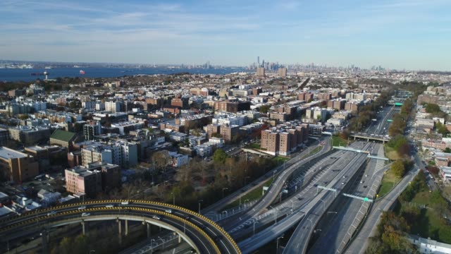 Luftaufnahmen-von-East-Brooklyn,-New-York