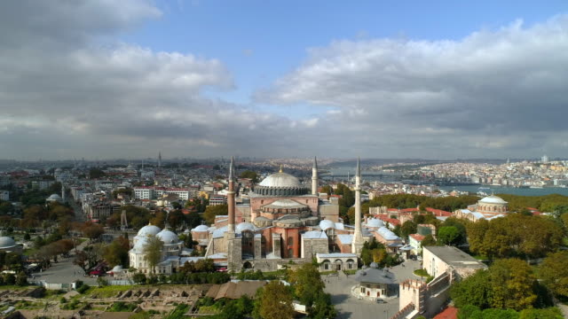 Hagia-Sophia:-Aerial-View-über-alte-Stadt-Istanbul