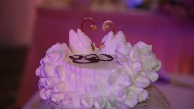 White-wedding-cake-with-decoration