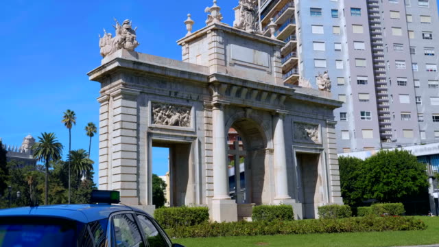 Valencia,-España.-Puerta-puerta-de-la-mar-(arco-del-triunfo),-antiguo-monumento