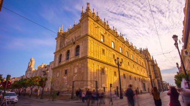 seville-sunny-day-main-cathedral-front-street-view-4k-time-lapse-spain