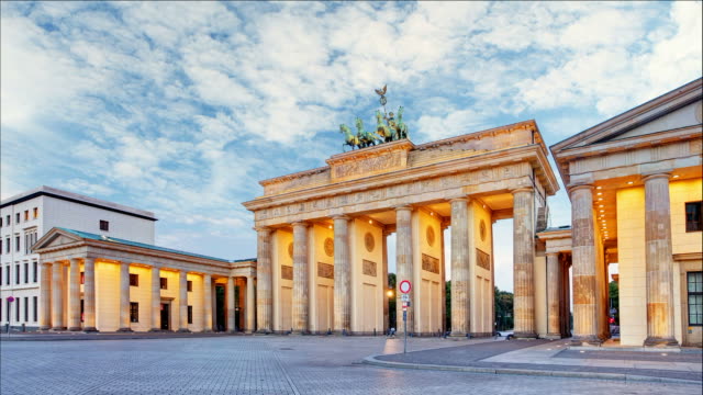 Puerta-de-Brandenburgo-en-Berlín,-Time-lapse,-nadie