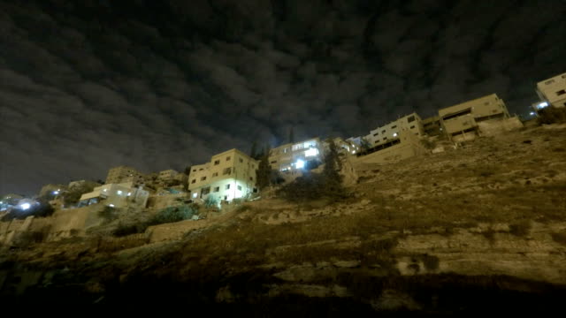 Time-lapse-de-una-ciudad-en-la-ladera-de-Oriente-Medio