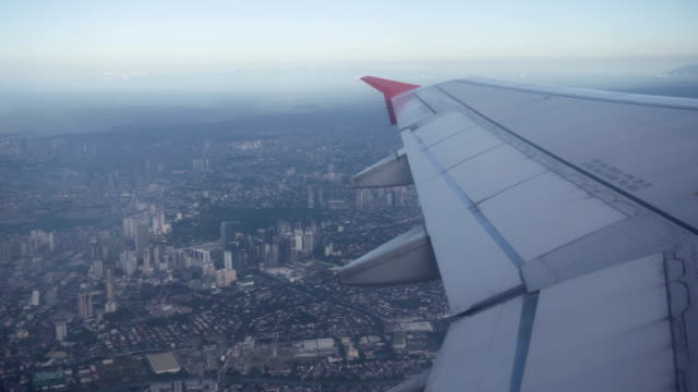 Vista-desde-una-ventana-del-avión.-Manila,-Filipinas