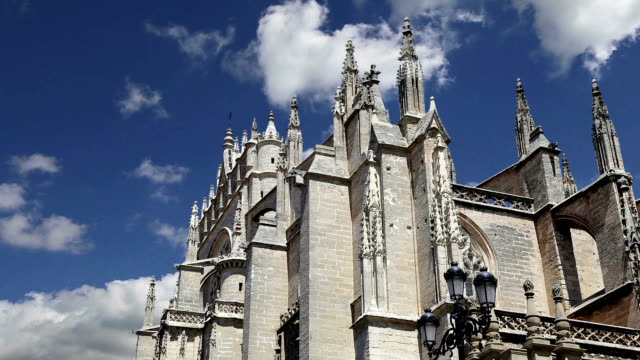 Catedral-de-Sevilla,-Catedral-de-Santa-María-de-la-sede,-Andalucía,-España,-es-la-tercera-más-grande-iglesia-en-el-mundo-y-en-el-tiempo-de-terminación-en-el-1500-ti-fue-el-más-grande-del-mundo