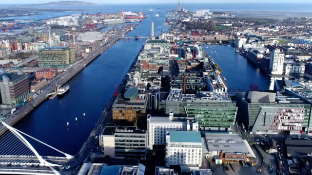 Hafen-und-die-Bucht-von-Dublin---Ost