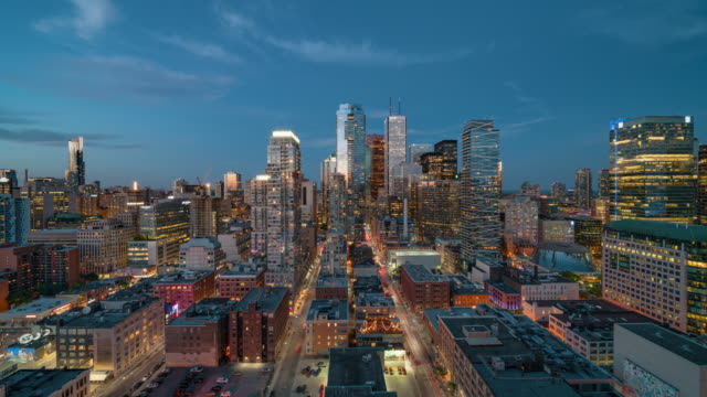 Toronto,-Canadá,-Timelapse---ciudad-más-grande-de-Canadá-después-de-puesta-del-sol