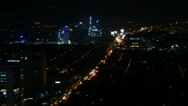 Zeitraffer-des-Verkehrs-und-Stadtbild-in-Manila