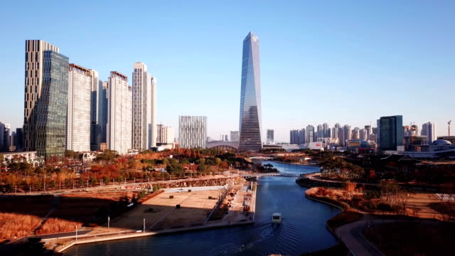 Luft-fliegen-von-Incheon,-Central-Park-in-Songdo-International-Business-District,-South-Korea