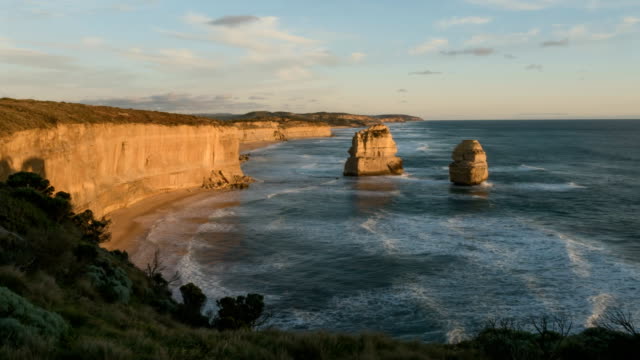 time-lapse-of-the-sun-setting-at-the-twelve-apostles-on-the-great-ocean-road