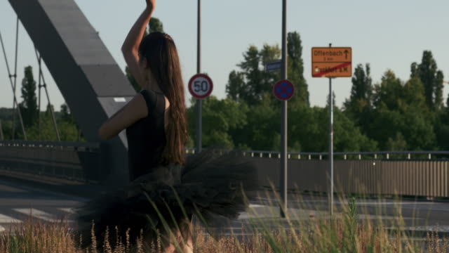 Ballet-Dancer-in-a-Roundabout
