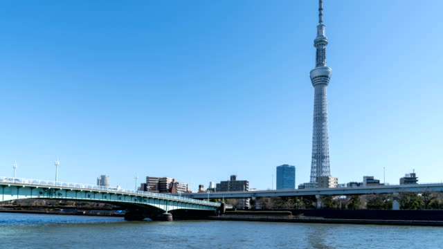 4-K-Zeitraffer:-Tokyo-Sky-Tree-und-Sumida-Fluss