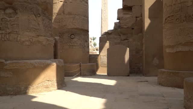 Karnak-Tempel-in-Luxor,-Ägypten.-Der-Karnak-Tempelkomplex,-allgemein-bekannt-als-Karnak,-umfasst-eine-breite-Mischung-aus-verfallenen-Tempel,-Kapellen,-Pylone-und-andere-Gebäude-in-Ägypten.