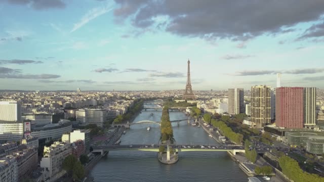 Luftaufnahmen-von-Paris,-mit-Seine-und-Eiffelturm