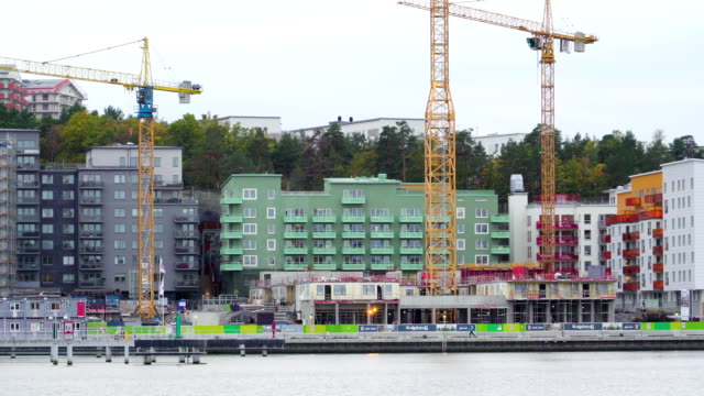 Große-Kräne-auf-dem-Port-Hafen-in-Stockholm-Schweden