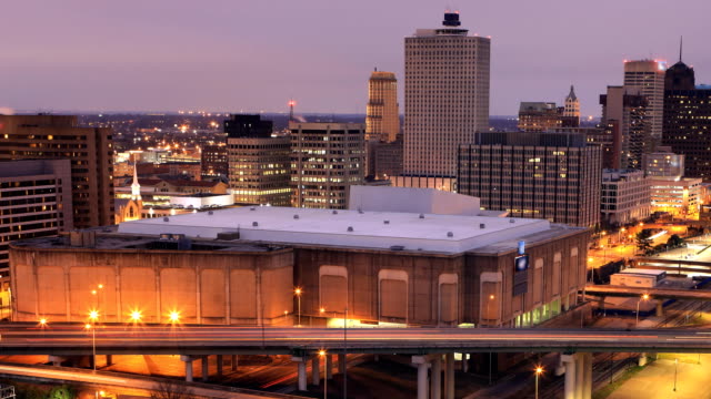 Night-to-day-timelapse-of-Memphis,-Tennessee-downtown