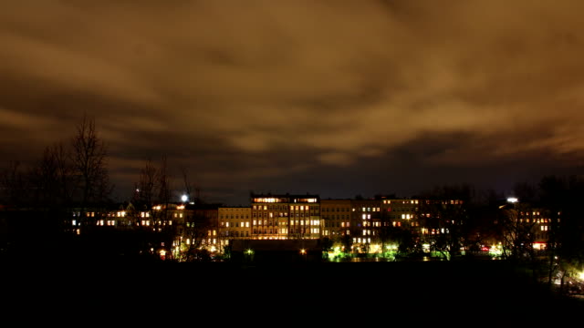 Berlín-Görlitzer-Park-en-la-noche-lapso-de-tiempo