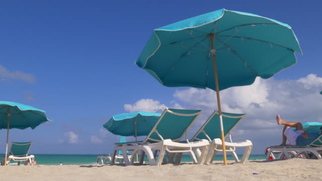 Estados-Unidos-día-de-verano-Miami-Sur-beach,-florida-panorama-4-k-clásico