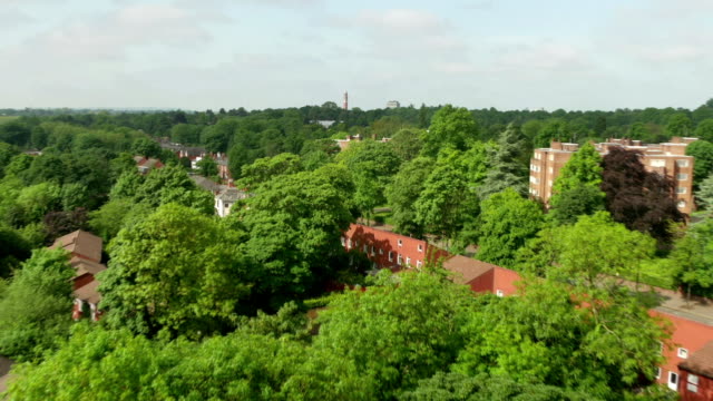 Hineinzoomen-Birmingham-University-Uhrturm.