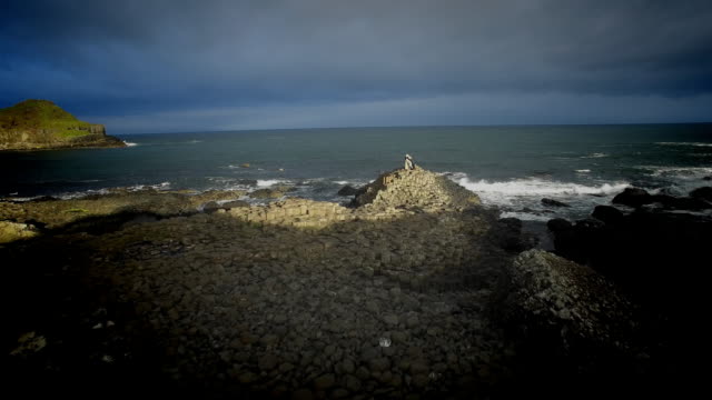 4k-Aerial-Shot-of-a-Queen-on-Giant's-Causeway,-Northern-Ireland