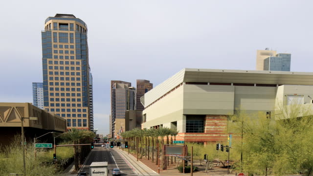 View-of-city-center-in-Phoenix,-Arizona