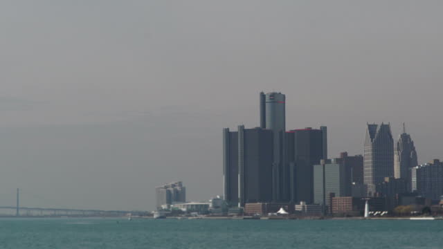 Detroit-Stadt-und-See