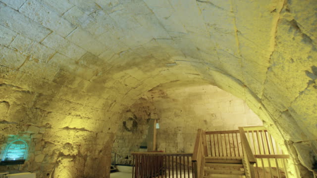 Los-túneles-del-muro-occidental-debajo-de-la-ciudad-vieja-de-Jerusalén-en-Israel