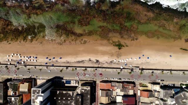 Draufsicht-der-Strand-von-Barra-in-Salvador,-Bahia,-Brasilien
