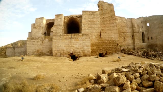 ruined-medieval-castle-in-a-desert-area-on-the-border-of-Turkey-and-Syria